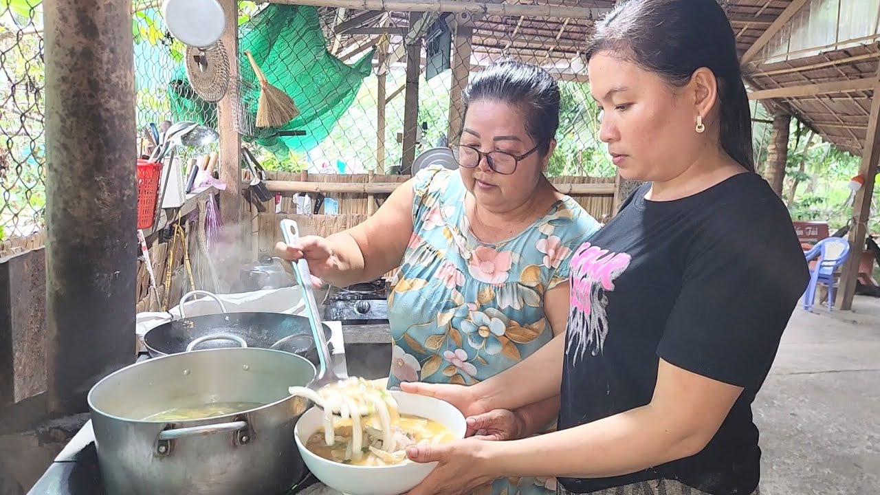 Thiệt Là Ngon với Nồi Bánh Canh Xí Quách Khi Mẹ Chồng Hướng Dẫn Nàng Dâu Từng Chi Tiết |TKQ & Family