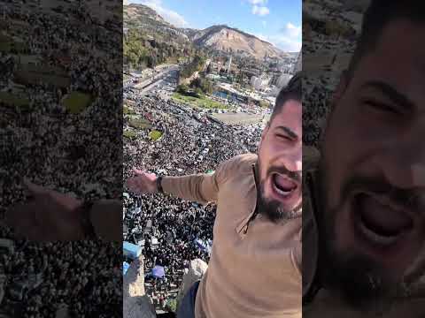 احتفال اهل الشام بسقوط النظام السوري في جمعة النصر