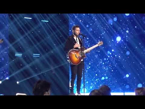 Andy Grammer Sings Don't Give Up On Me Live In Concert