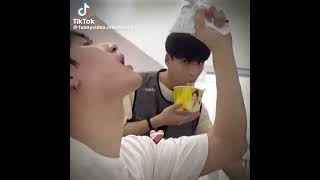 Wkwkwk Basah Dengan Susu