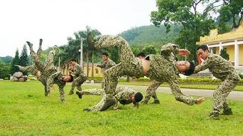 Côn Nhị Khúc - Bộ Đội Đặc Công Biểu Diễn