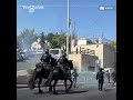 İsrail namaz kılan Müslümanlar saldırdı