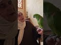 قبل رمضان شاهد هذا الببغاء المعجزة وهو يتلو سورة النصر 