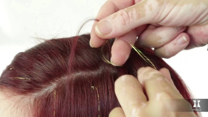 How to put in hair tinsel extensions with a bead🧚‍♀️ #hairtinsel  #hairextensions 