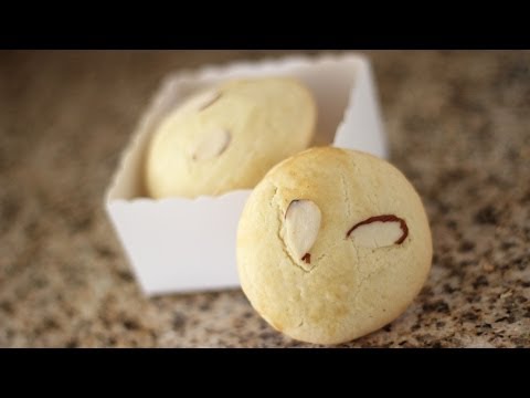 Almond Cookies (Banh Hanh Nhan)