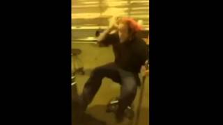 Kaynak Yapan Adama Şaka - 2014