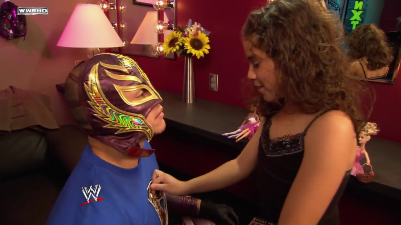 Rey Mysterio Introduces His Daughter Alia Smackdown Youtube