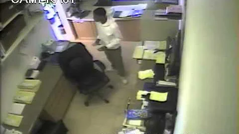 Con Artist Stealing at Rockys Custom Clothes