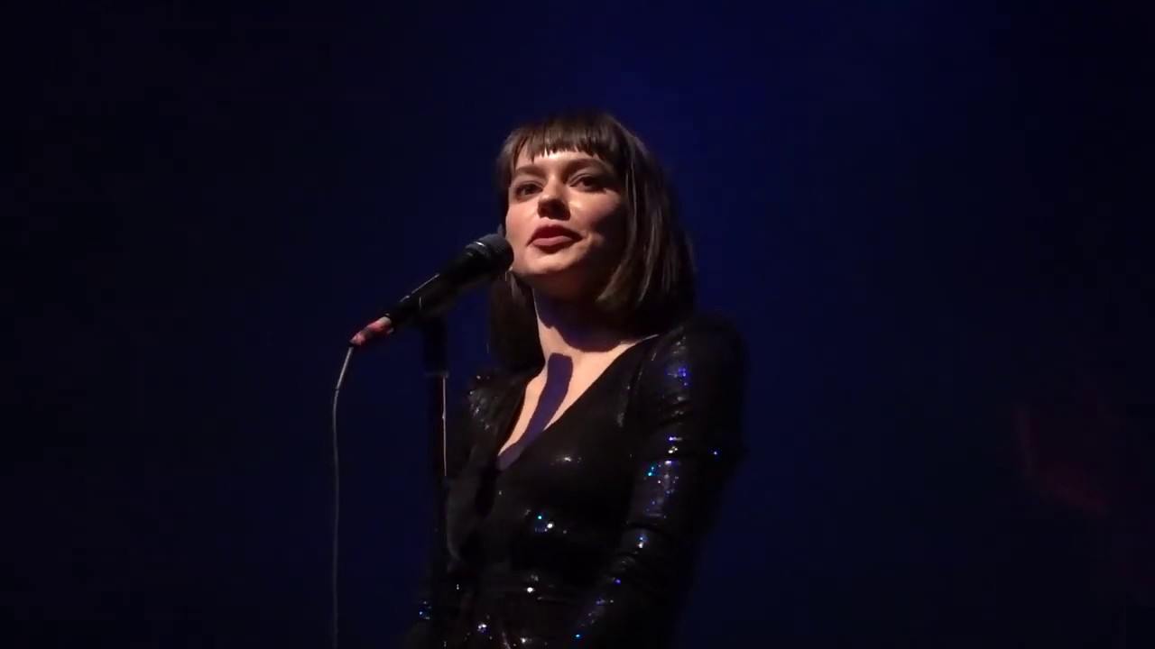 Meg Myers Tear Me To Pieces Acoustic Live Hd 2018 Krab Christmas Show Fox Theater