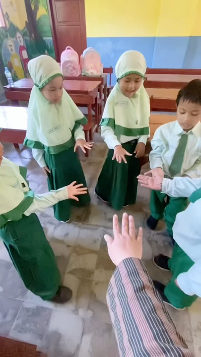 Permainan engklek #fypshorts #fypシ゚viral #fypshortvideo #sekolah #permainantradisional #deeplearning