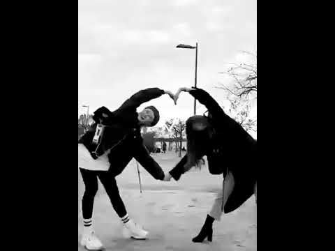 من يوم ماوعينا على الدنيا مافرقناش بعضنا لو ثانية