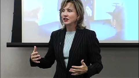 A professional way for eye contact in presentation skills