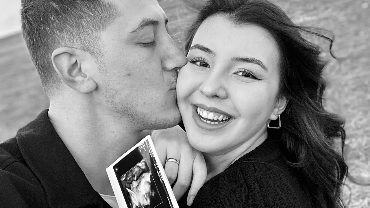 HAMİLEYİM 🤰 Ailelerimize nasıl söyledik | İlk belirtiler