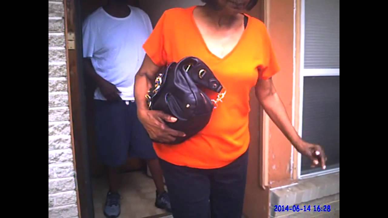 Body cam footage of Dallas cops shooting mentally ill man holding screwdriver - YouTube