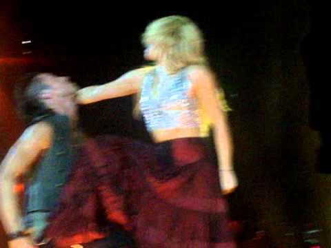 Shakira Gypsy Dance Front Row Paris France