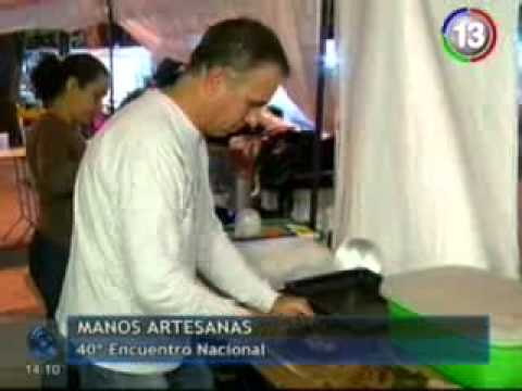 Artesanos de todo el país se dan cita con sus stands en la Plaza Pueyrredón de Santa Fe