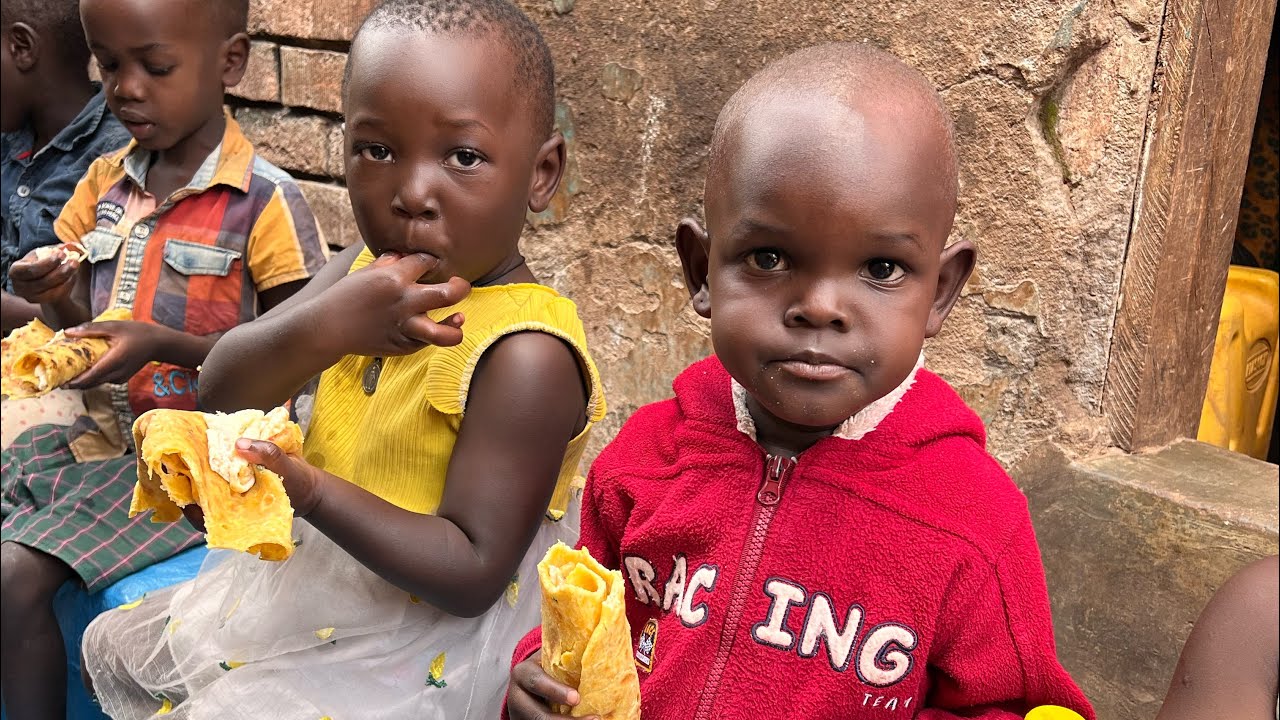 Feeding our big family with a Ugandan Rolax 🥰