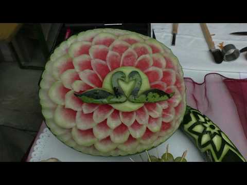 Video: Vyřezávání Zeleniny. Pekingské Zelí Vzrostlo