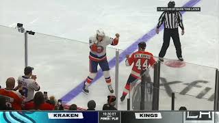 Matt Martin vs. Zack MacEwen, Ross Johnston vs. Nicolas Deslauriers Islanders at Flyers 11/29/22