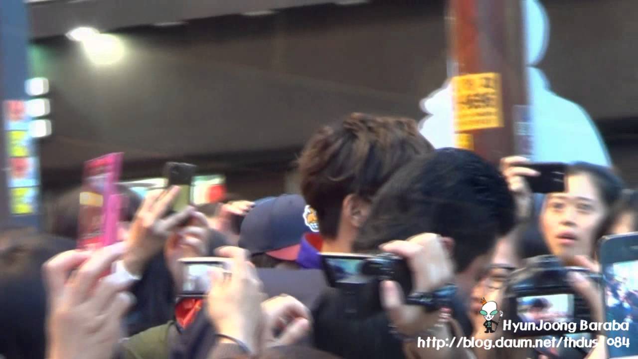 [fancam] 12.11.10 김현중 (Kim Hyun Joong) 센터폴 사인회