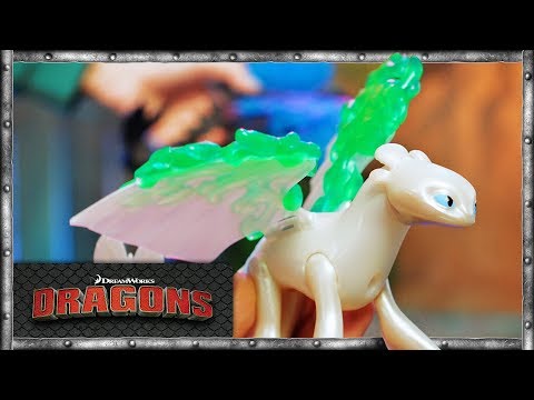 SOAR INTO ADVENTURE WITH TOOTHLESS! | How To Train Your Dragon | Legends Evolved Dragons Toys