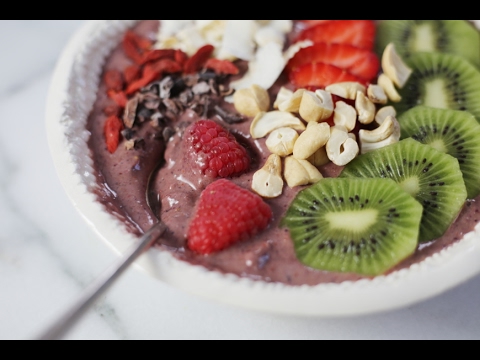 superfood-smoothie-bowl