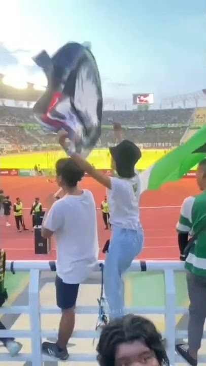 Dari Bonita tribun kidul