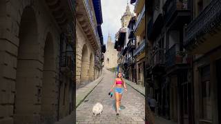 Caminando por el Casco Antiguo de Hondarribia en el Pais Vasco 🇪🇸❤️ #shorts #travel #viajes