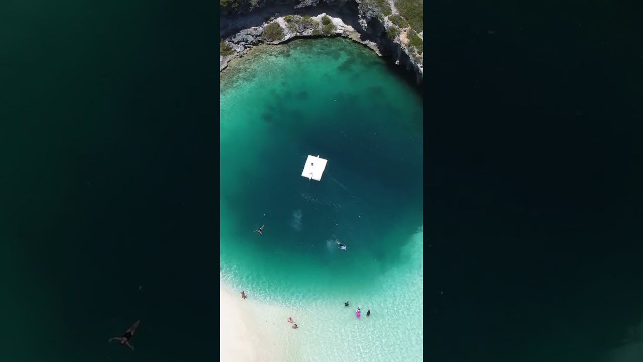 Dean’s Blue Hole, Long Island, Bahamas