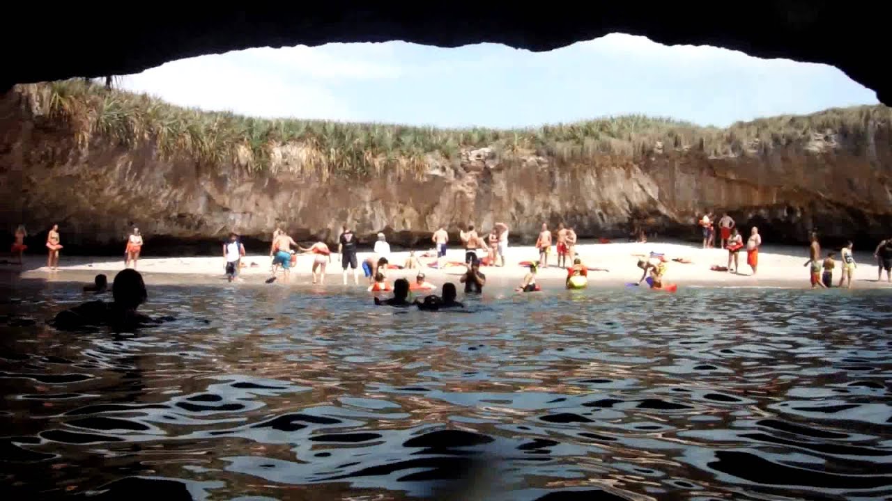 LLEGANDO A PLAYA ESCONDIDA EN ISLAS MARIETAS RIVIERA NAYARIT PUERTO