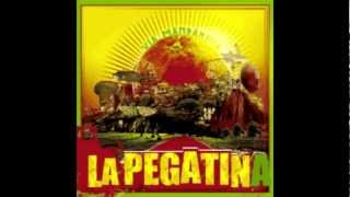 Video thumbnail of "La Pegatina - Via Mandarina - 07. A Morriña"