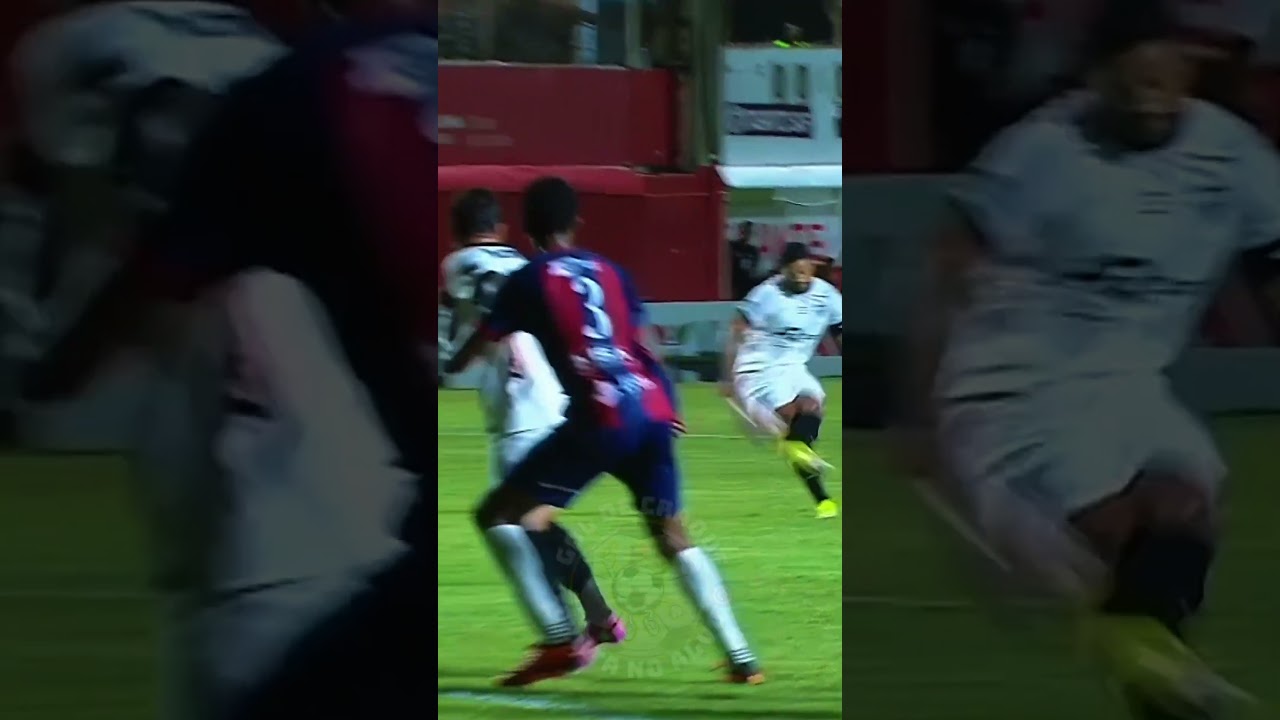 Golaço de falta de Hulk para Atlético MG 