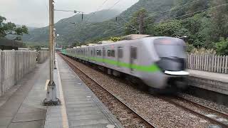 台鐵4029次EMU900型區間快車經山線往湖口大溪通過