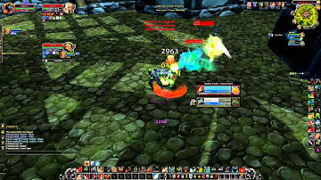 Priest hacker in arena Monster WoW