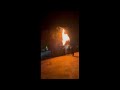 شاب يضرم النار في صورة خامنئي بمدينة ي ز د وسط إيران