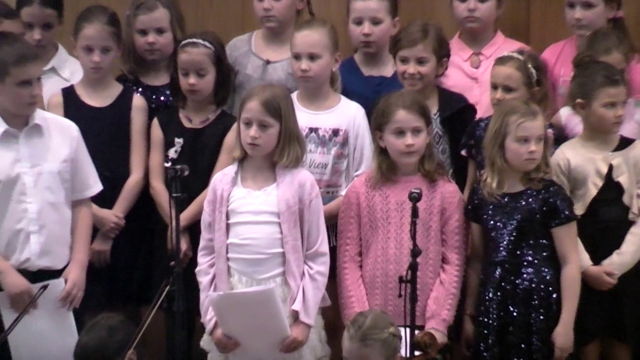 O Dvanácti měsíčkách (J. Uhlíř, Z. Svěrák)