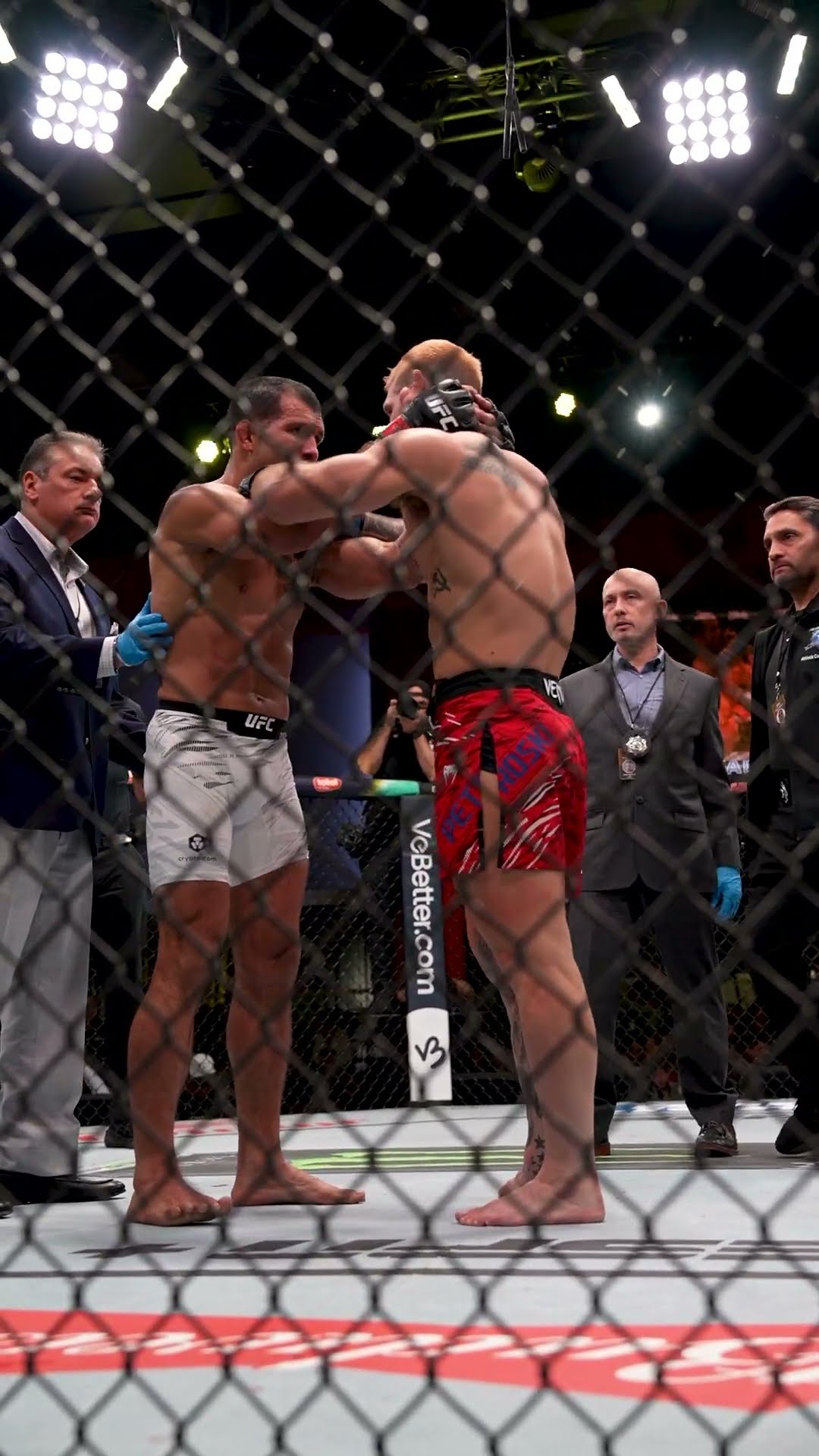 Petroski gets the unanimous decision ? #UFCVegas102