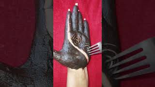 R letter done #mehndi#trending #nameart#trick#henna#mehndi