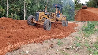 How to Spread Soil Piles Using a Motor Grader