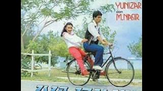 M. Nasir & Yunizar Hussein Dia Ibuku