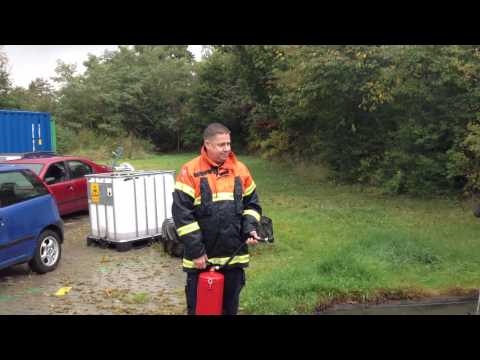 BURNBLOCK in 9 liter Jockel extinguisher putting out burning and boiling grease and oil