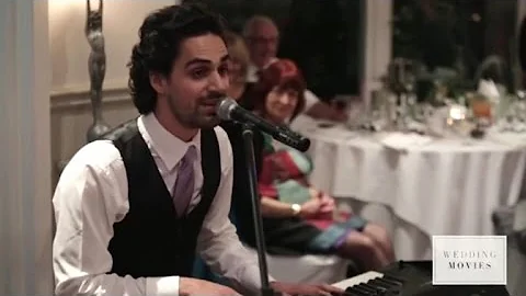 Best Man Surprises Bride and Groom with Epic Pop Song Speech - DayDayNews