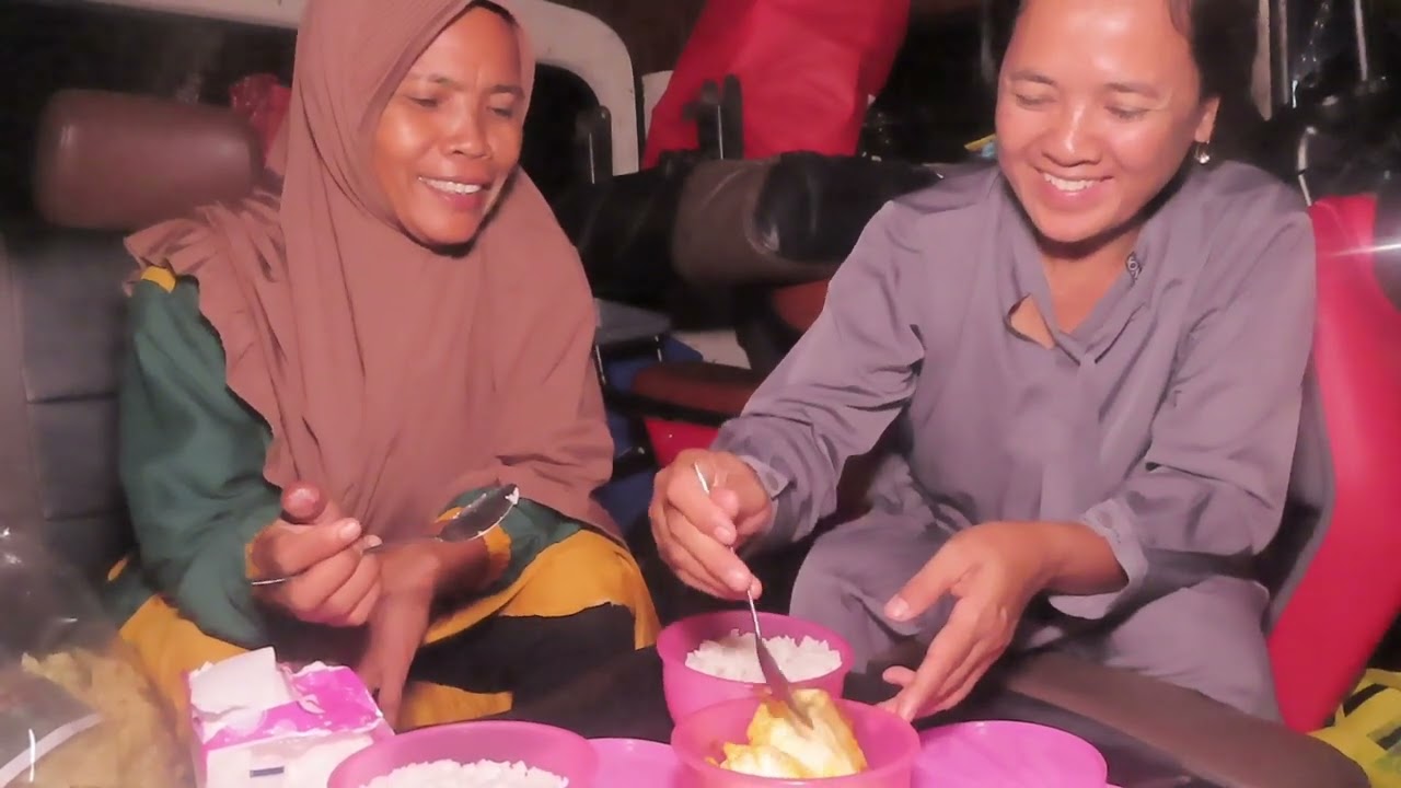 PULANG KAMPUNG DI BAWAIN OLEH-OLEH 1 MOBIL NGGA MUAT