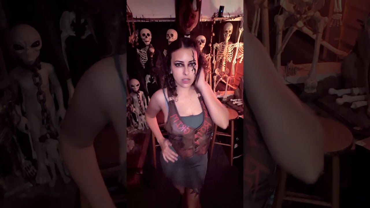 Beauty queen - YouTube