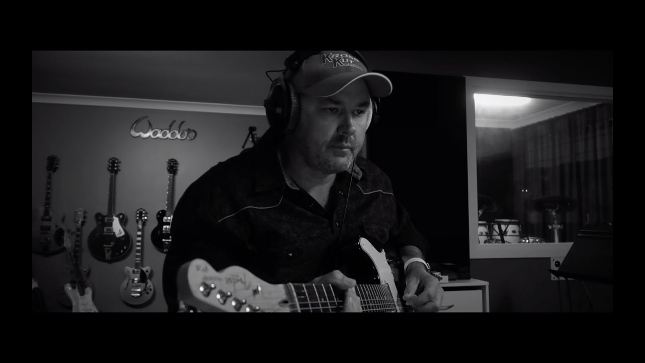 Tonton Lindsay Waddington - Nullarbor (Studio Video) di YouTube Tonton Lindsay Waddington - Nullarbor (Studio Video) di YouTube