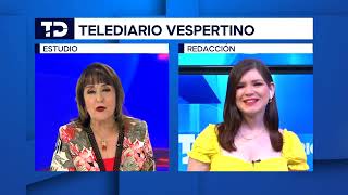 María Julia Lafuente congratulates Pamela Villanueva on her pregnancy