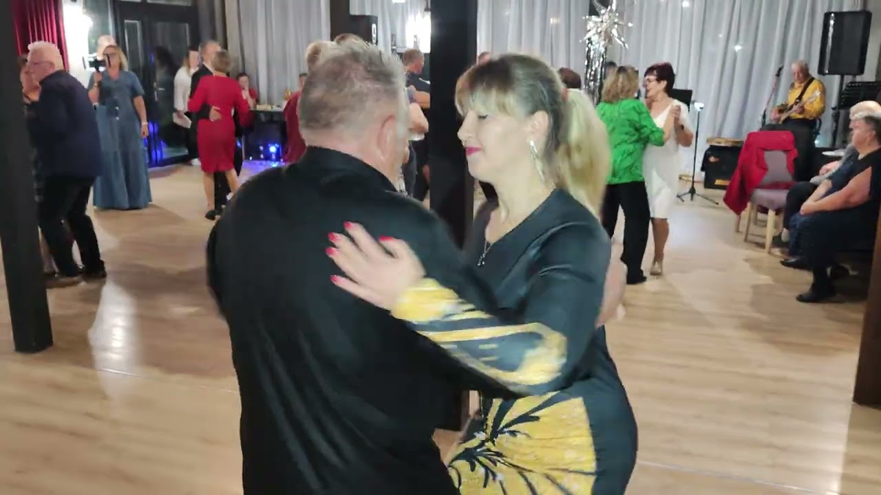 11 października 2025 Wreszcie się DOCZEKAŁ CZAREK zatańczył z EWĄ w TACZOWIE 