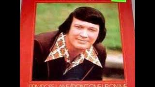 Jerry Wallace Sings 'There She Goes.'