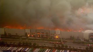 A raging fire destroyed huge commercial building in southern
california early friday but there were no reports of injuries.
firefighters shot streams wa...