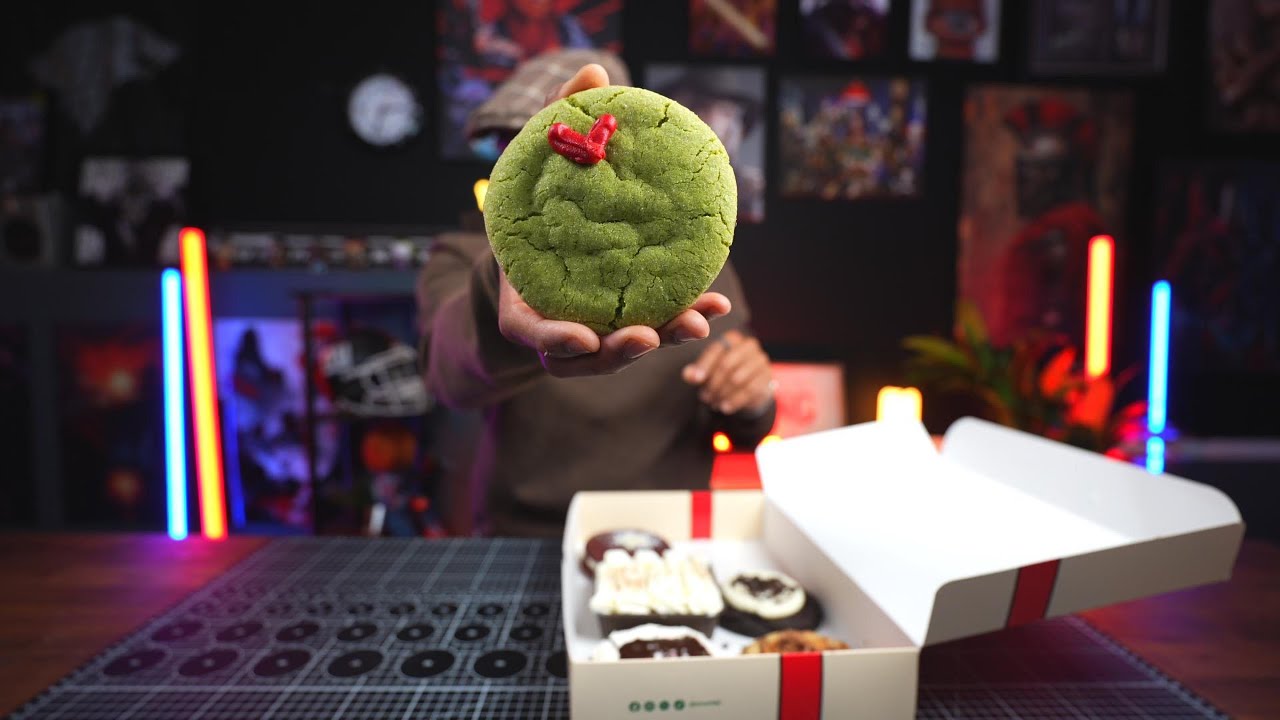 Крамбл испекла печенье в виде Гринча.